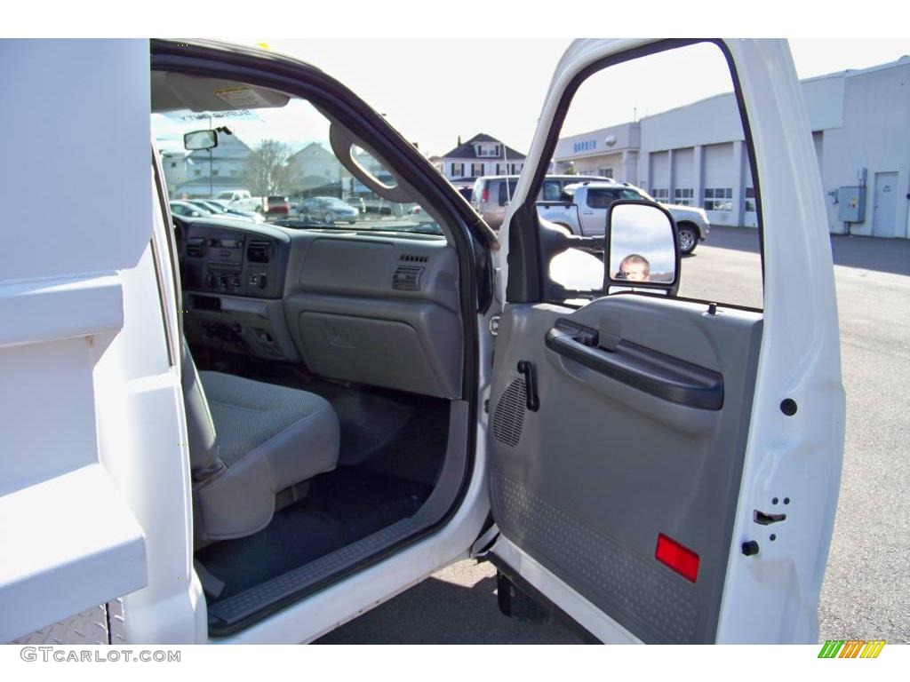 2005 F450 Super Duty XL Regular Cab 4x4 Chassis Dump Truck - Oxford White / Medium Flint photo #14