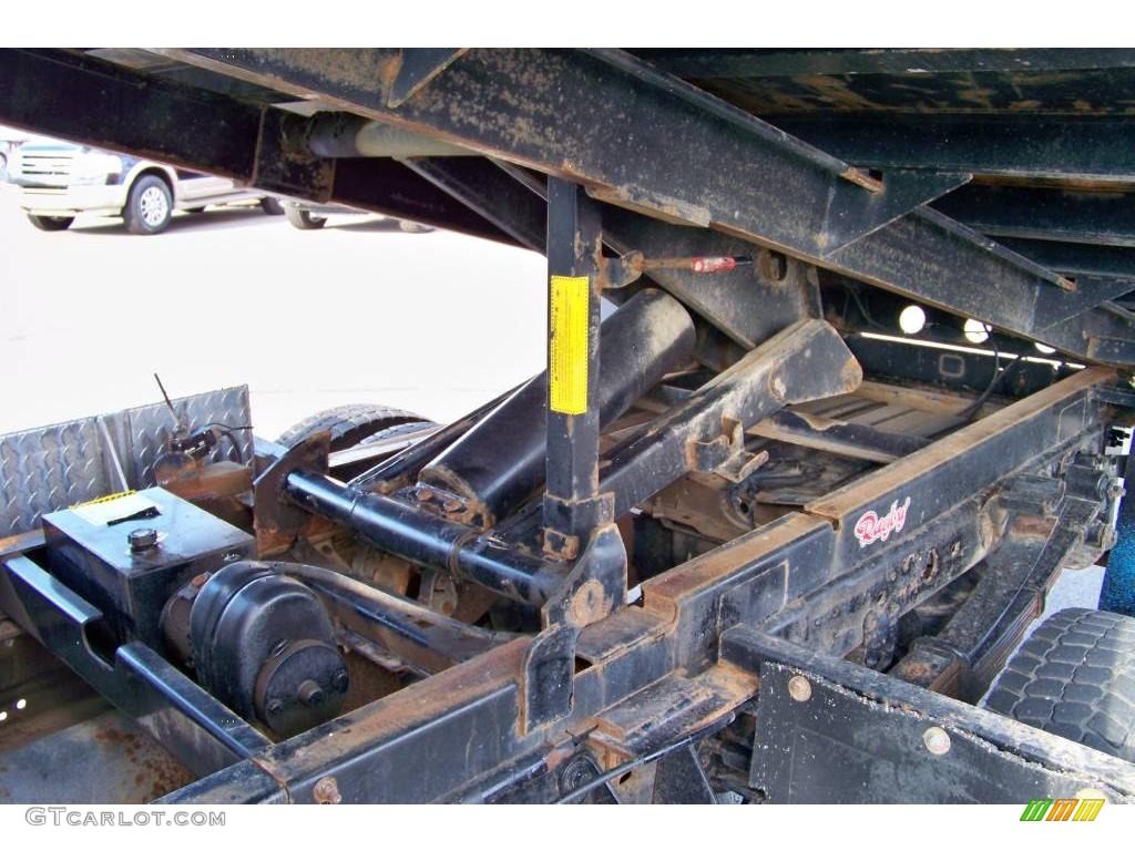 2005 F450 Super Duty XL Regular Cab 4x4 Chassis Dump Truck - Oxford White / Medium Flint photo #18