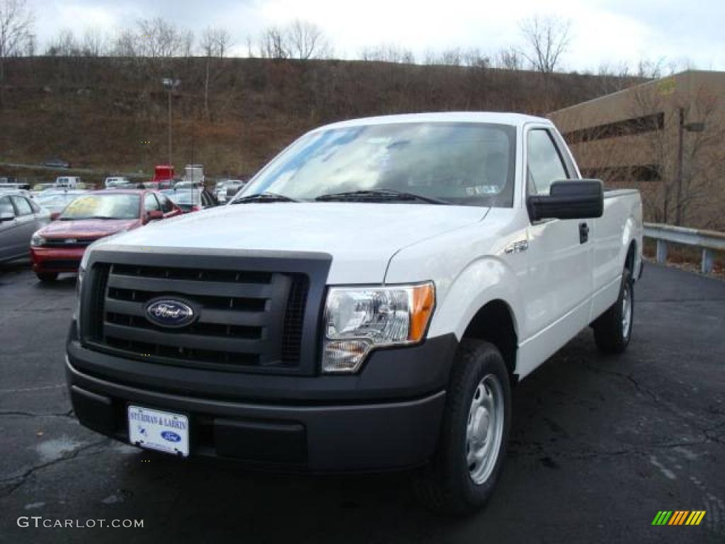 2010 F150 XL Regular Cab - Oxford White / Medium Stone photo #7