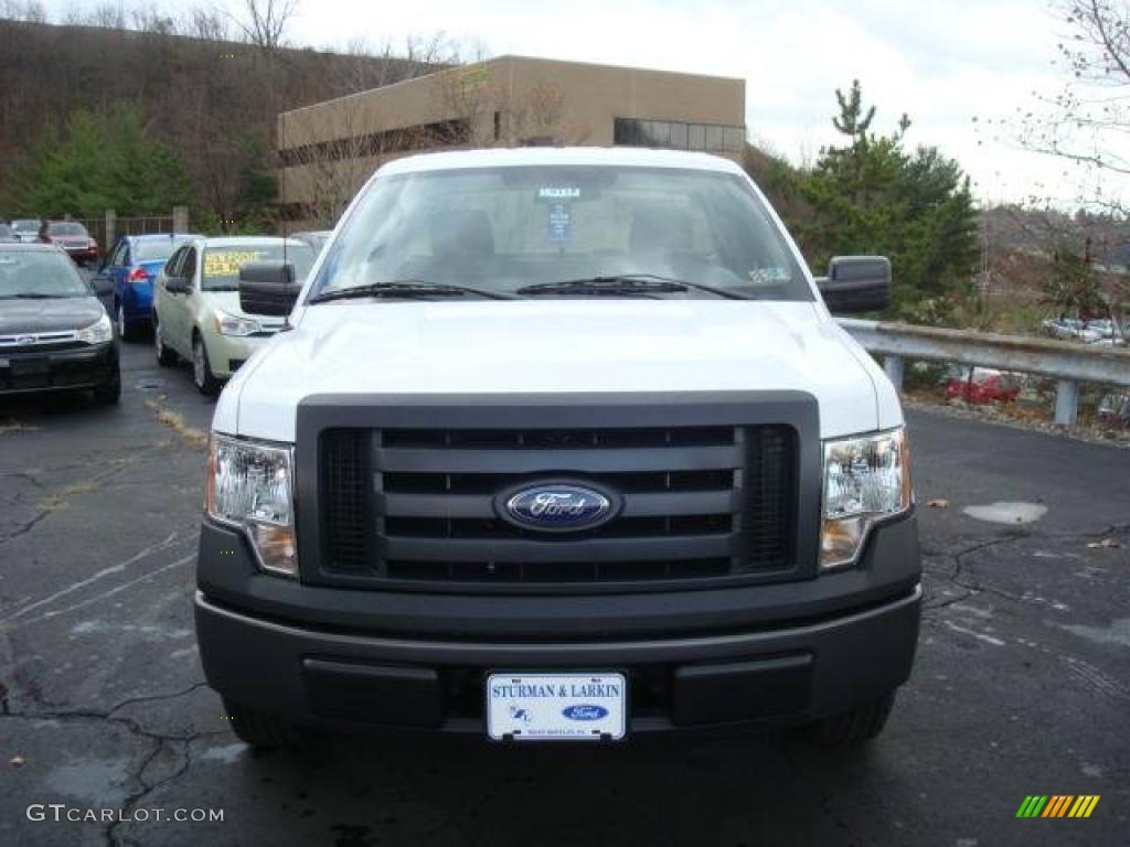 2010 F150 XL Regular Cab - Oxford White / Medium Stone photo #8