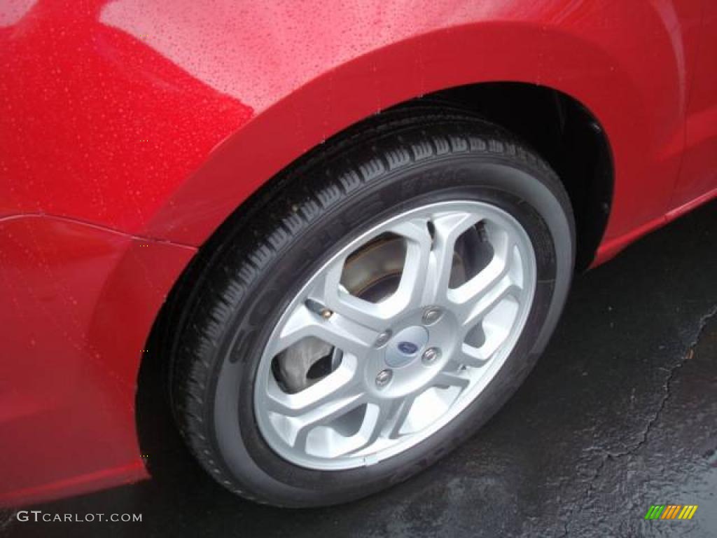 2010 Focus SE Coupe - Sangria Red Metallic / Charcoal Black photo #9