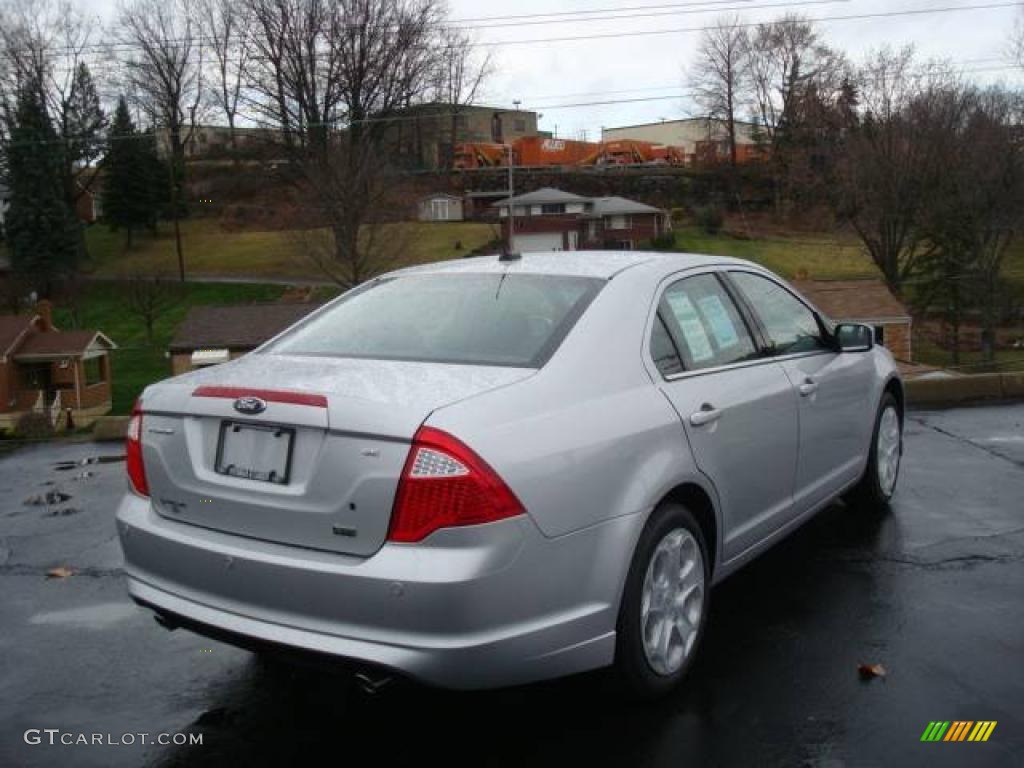 2010 Fusion SE V6 - Brilliant Silver Metallic / Charcoal Black photo #3