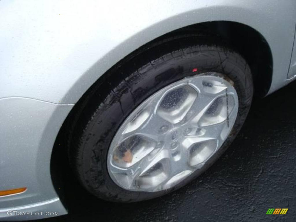 2010 Fusion SE V6 - Brilliant Silver Metallic / Charcoal Black photo #9
