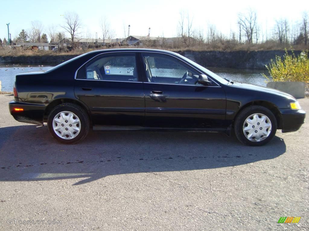 1996 Accord LX Sedan - Granada Black Pearl Metallic / Gray photo #2