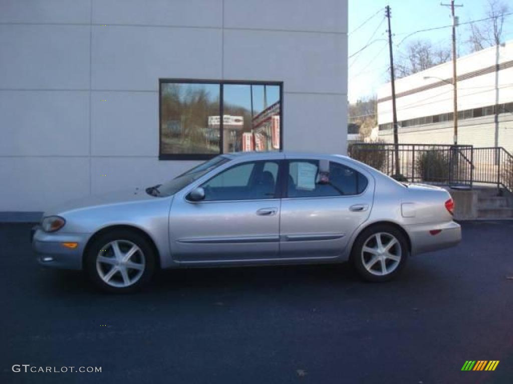 2002 I 35 - Brilliant Silver Metallic / Graphite photo #1