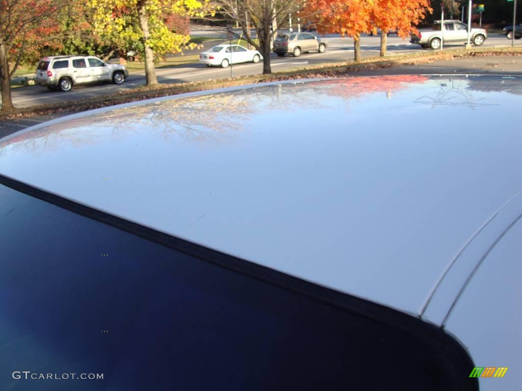 2002 XG350 L Sedan - Ivory White Pearl / Beige photo #10