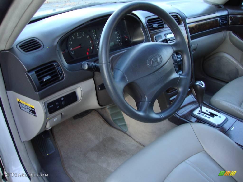 2002 XG350 L Sedan - Ivory White Pearl / Beige photo #14