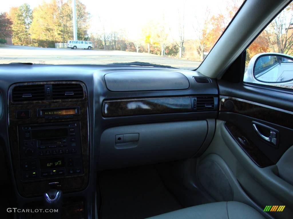 2002 XG350 L Sedan - Ivory White Pearl / Beige photo #28