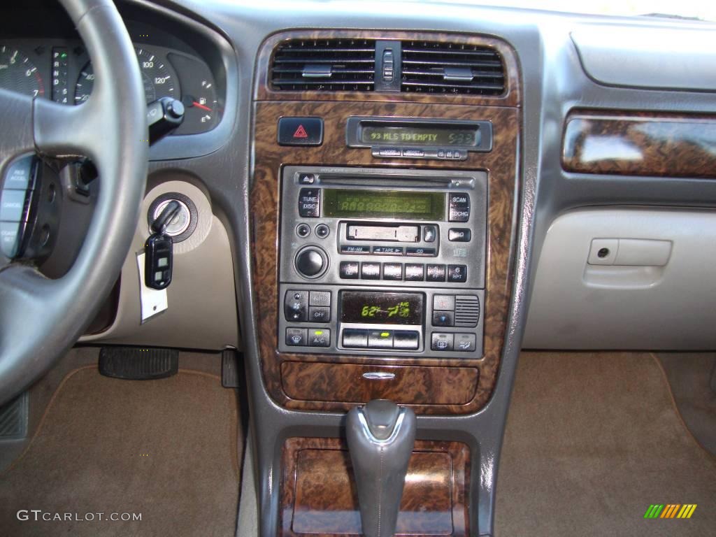2002 XG350 L Sedan - Ivory White Pearl / Beige photo #30