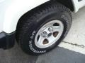 Stone White - Cherokee Sport 4x4 Photo No. 9