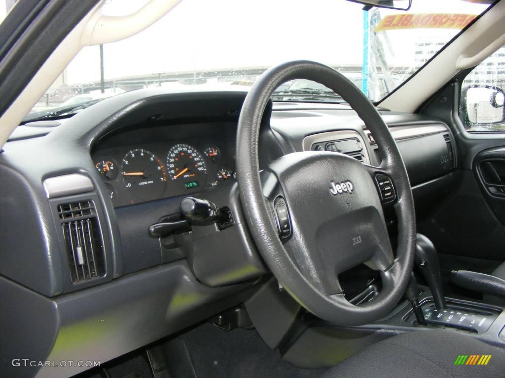 2002 Grand Cherokee Laredo 4x4 - Silverstone Metallic / Dark Slate Gray photo #12