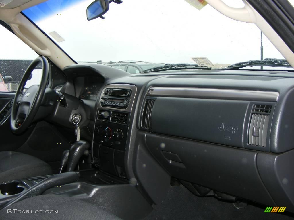 2002 Grand Cherokee Laredo 4x4 - Silverstone Metallic / Dark Slate Gray photo #19