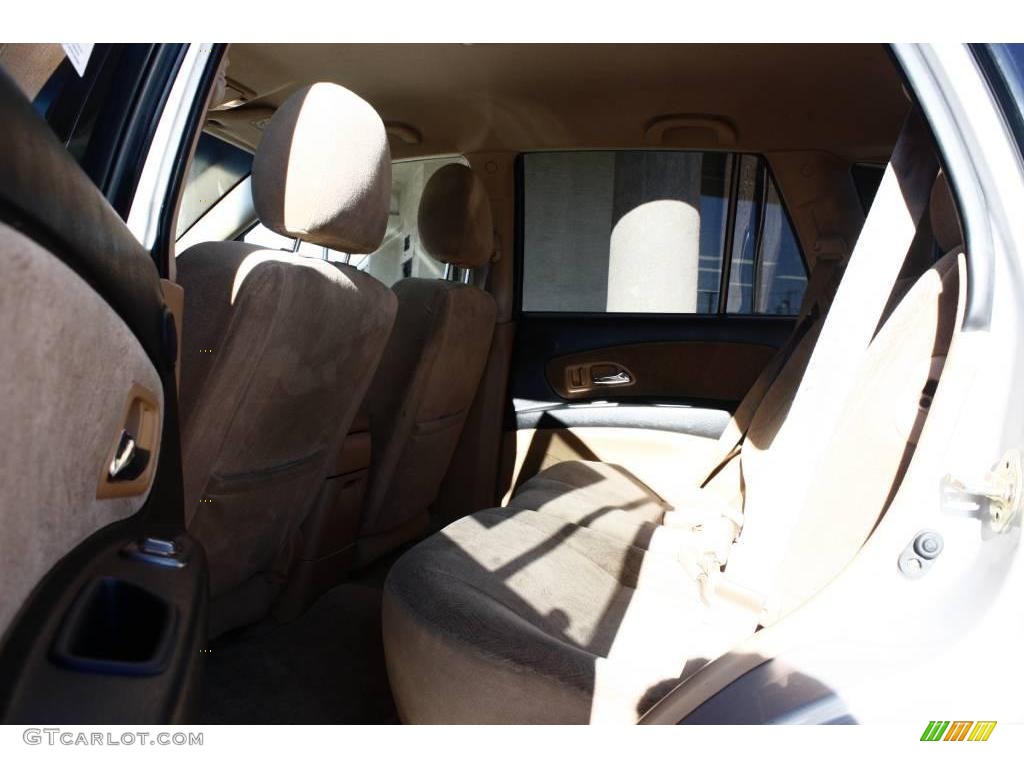 2002 Axiom AWD - Alpine White / Black/Tan photo #15