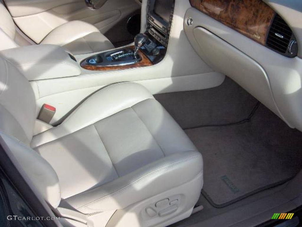 2004 XJ XJR - Jaguar Racing Green Metallic / Sand photo #15