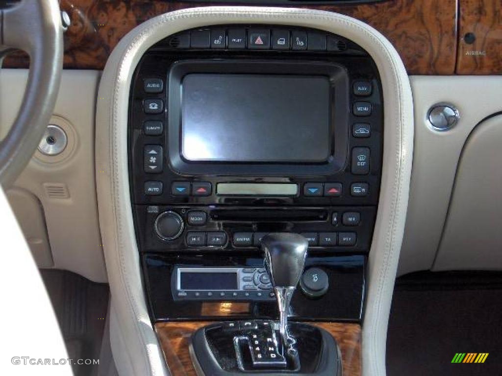 2004 XJ XJR - Jaguar Racing Green Metallic / Sand photo #23