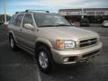 2001 Sahara Beige Metallic Nissan Pathfinder LE  photo #3