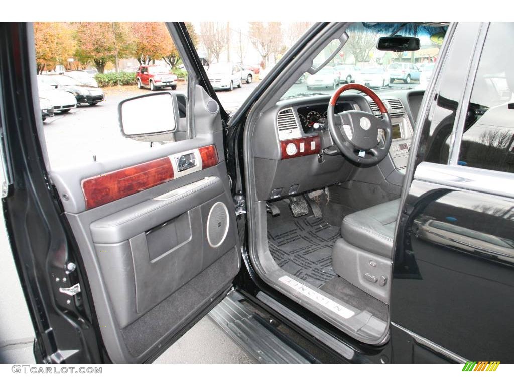 2006 Navigator Ultimate 4x4 - Black / Charcoal Black photo #10