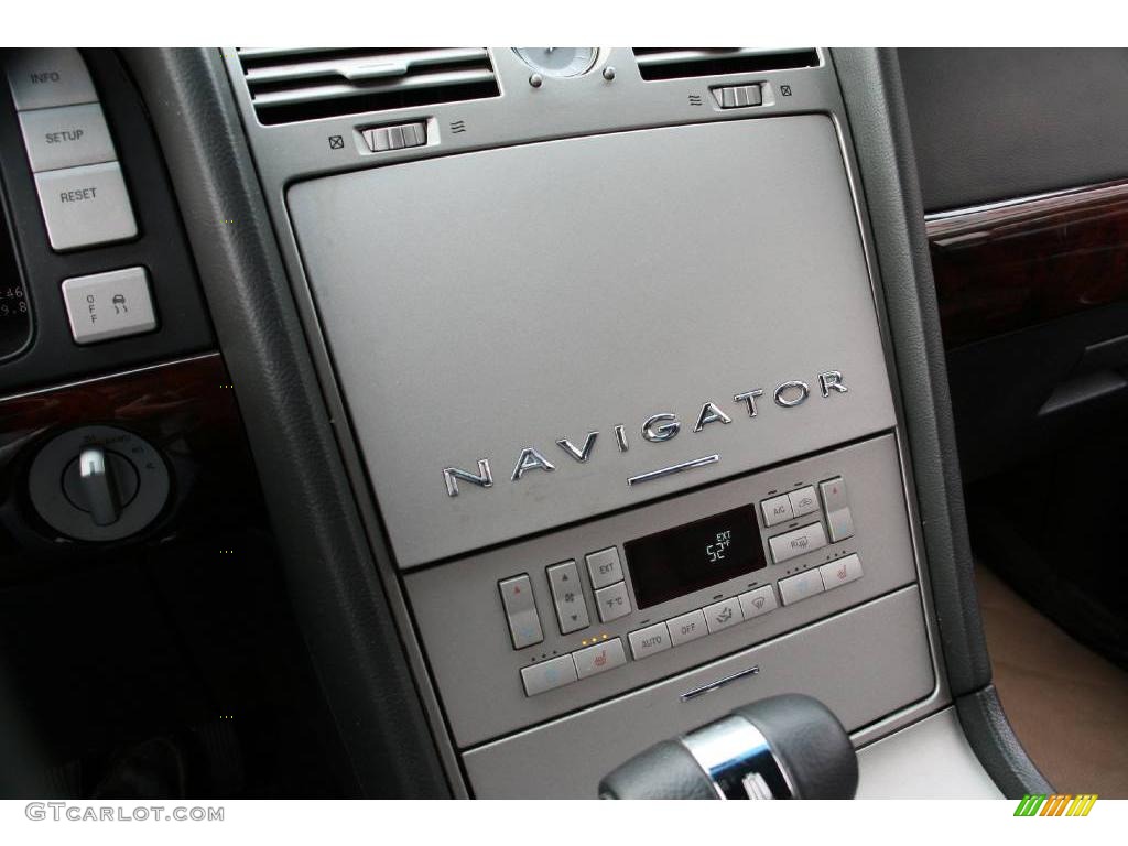 2006 Navigator Ultimate 4x4 - Black / Charcoal Black photo #17