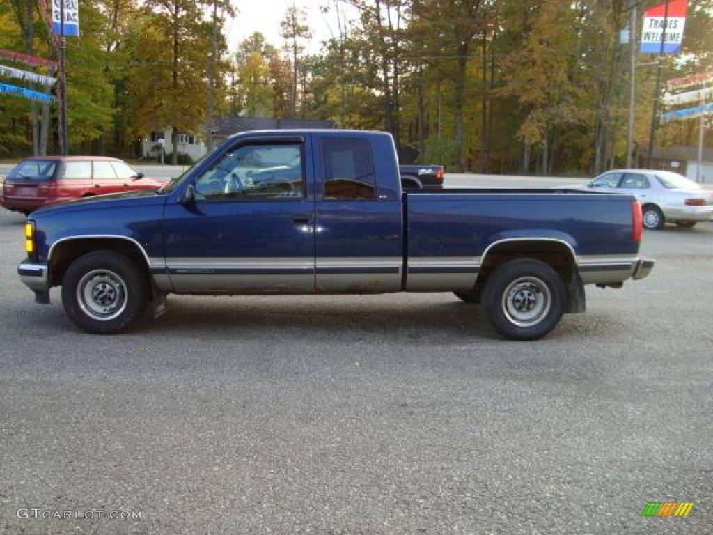 1998 Sierra 2500 SLE Extended Cab - Indigo Blue Metallic / Navy photo #7