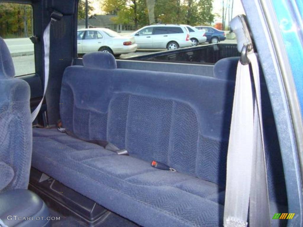 1998 Sierra 2500 SLE Extended Cab - Indigo Blue Metallic / Navy photo #11