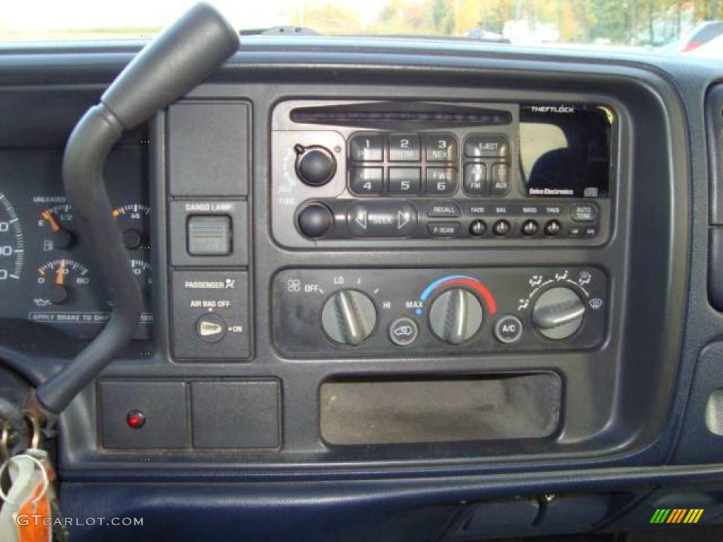 1998 Sierra 2500 SLE Extended Cab - Indigo Blue Metallic / Navy photo #12