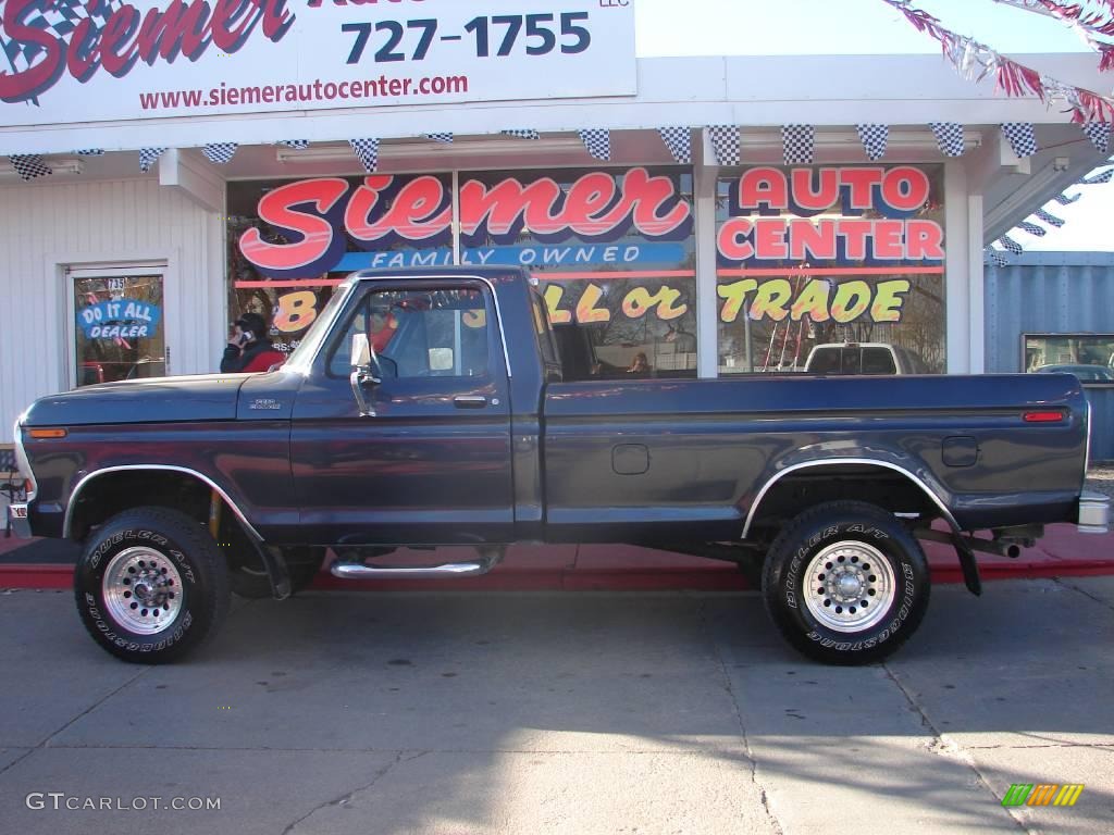 Dark Blue Metallic Ford F250