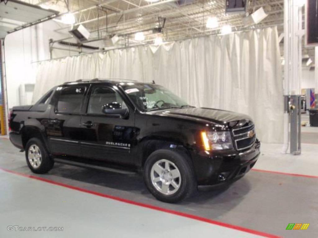 2007 Avalanche LT 4WD - Black / Ebony/Light Cashmere photo #1