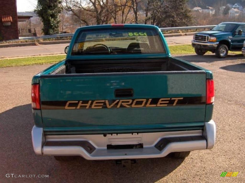 1995 S10 LS Extended Cab 4x4 - Bright Teal Metallic / Gray photo #6