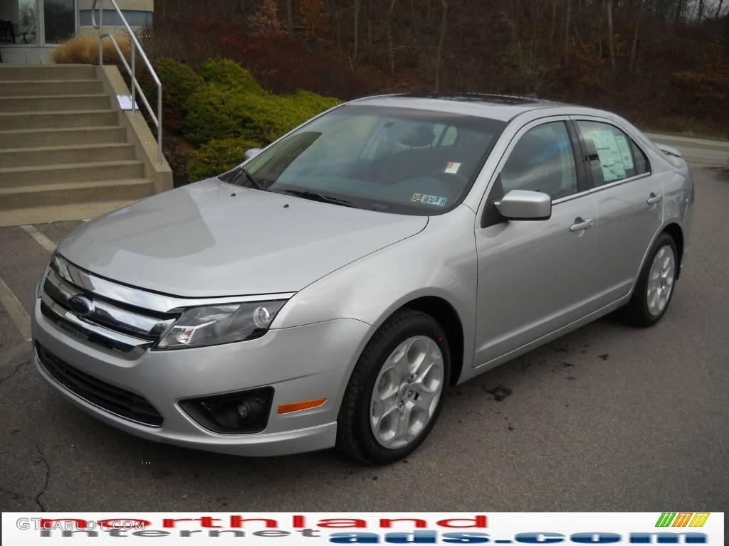 2010 Fusion SE - Brilliant Silver Metallic / Charcoal Black photo #2