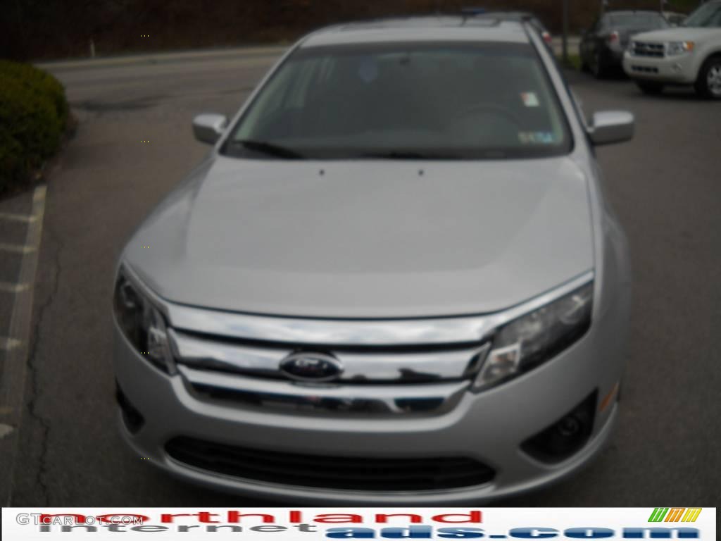 2010 Fusion SE - Brilliant Silver Metallic / Charcoal Black photo #3
