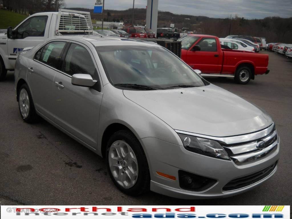2010 Fusion SE - Brilliant Silver Metallic / Charcoal Black photo #4