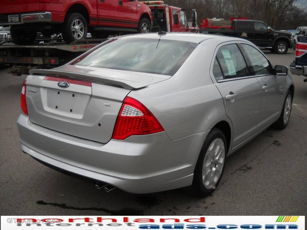 2010 Fusion SE - Brilliant Silver Metallic / Charcoal Black photo #6