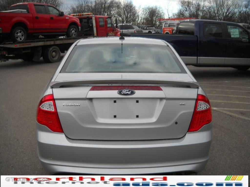 2010 Fusion SE - Brilliant Silver Metallic / Charcoal Black photo #7