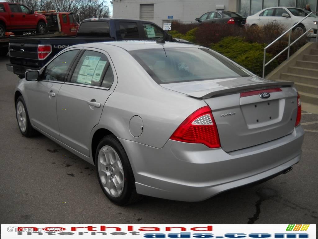 2010 Fusion SE - Brilliant Silver Metallic / Charcoal Black photo #8