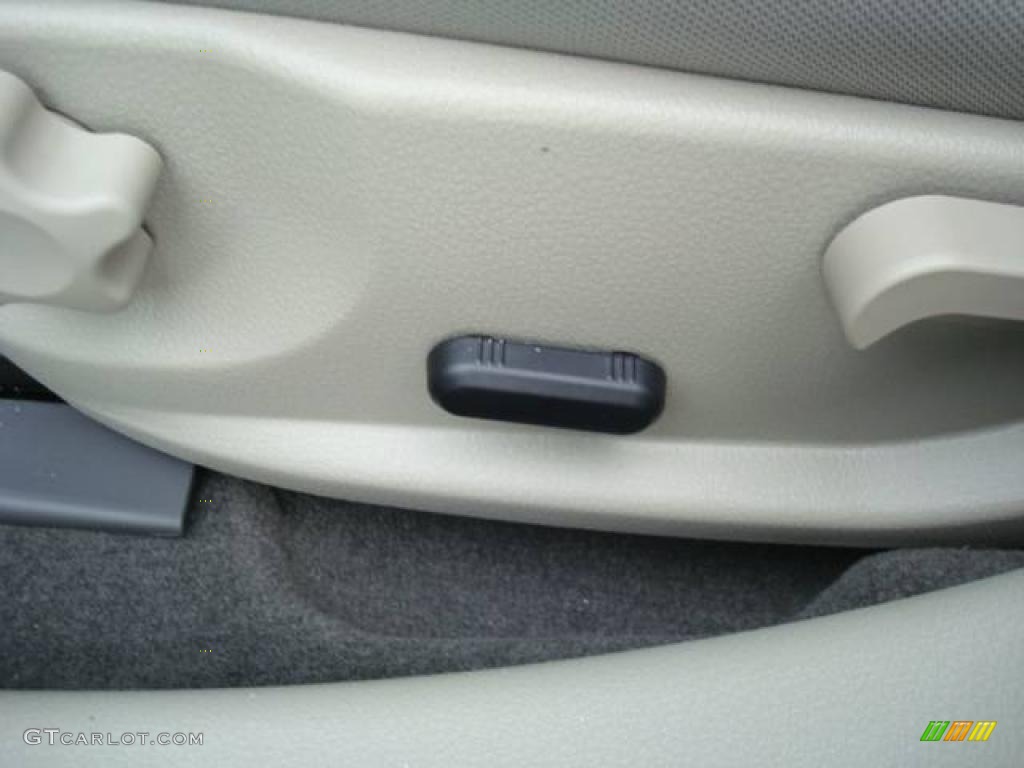 2010 Fusion SE - Brilliant Silver Metallic / Medium Light Stone photo #15