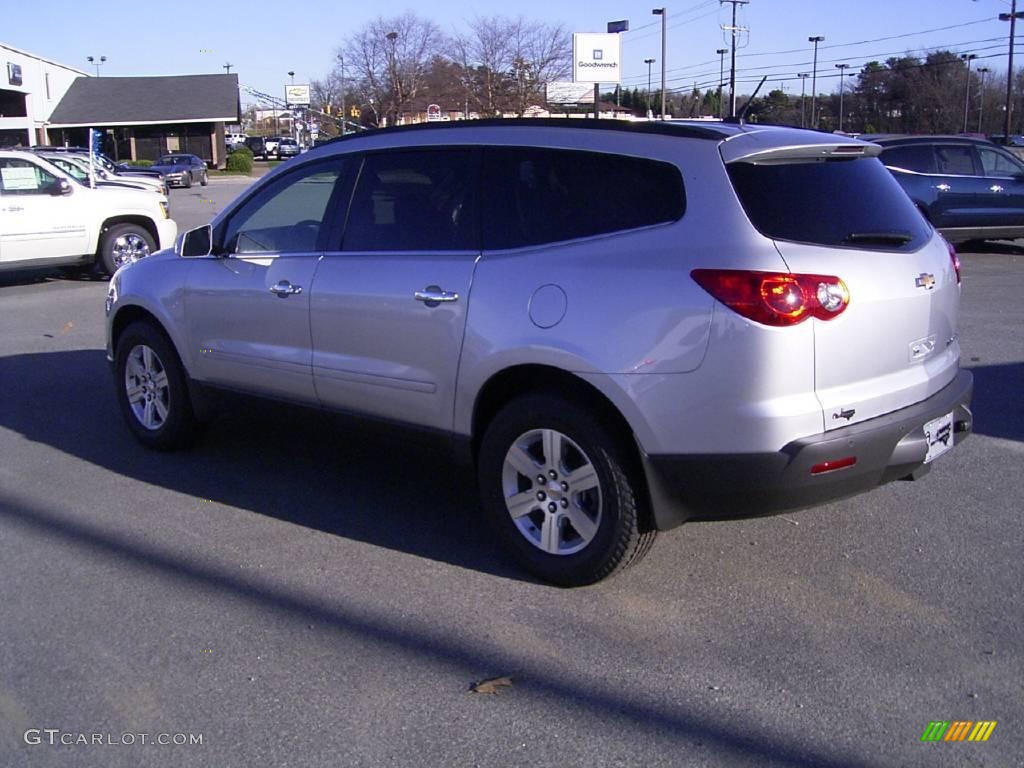 2010 Traverse LT - Silver Ice Metallic / Ebony photo #2