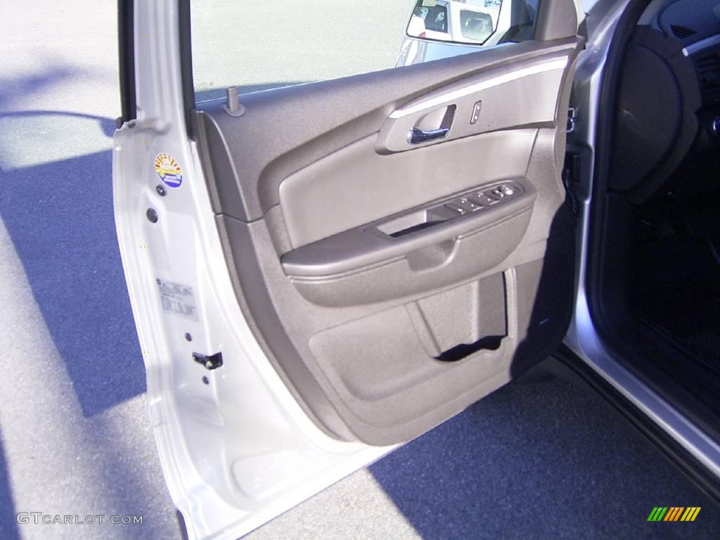 2010 Traverse LT - Silver Ice Metallic / Ebony photo #6