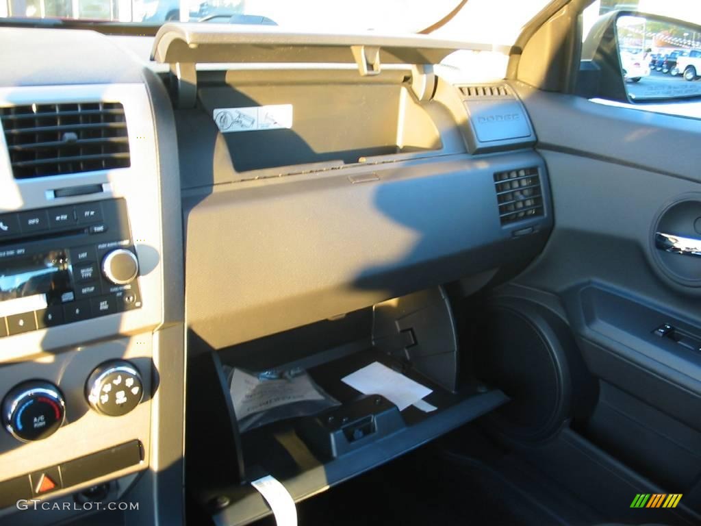 2010 Avenger SXT - Inferno Red Crystal Pearl / Dark Slate Gray photo #11