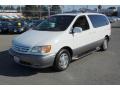 2001 Super White Toyota Sienna XLE  photo #7