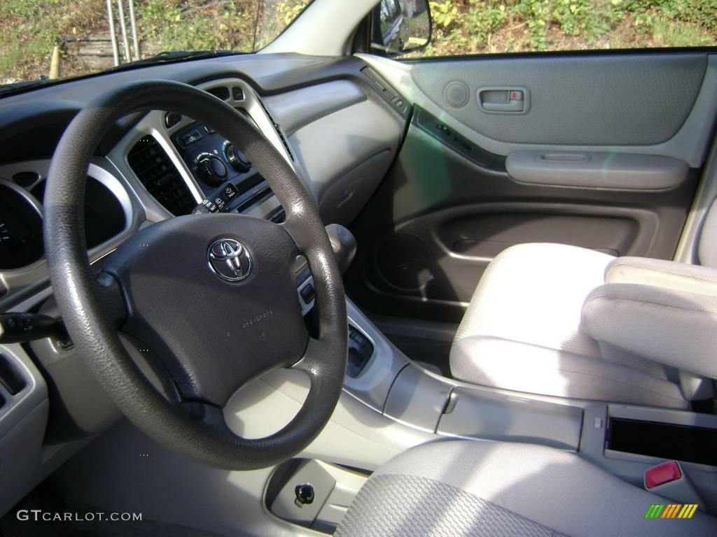 2004 Highlander V6 4WD - Indigo Ink Pearl / Ash photo #15