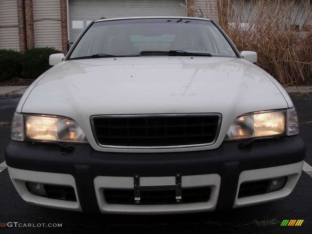 2000 V70 XC AWD - White / Light Taupe/Taupe photo #2