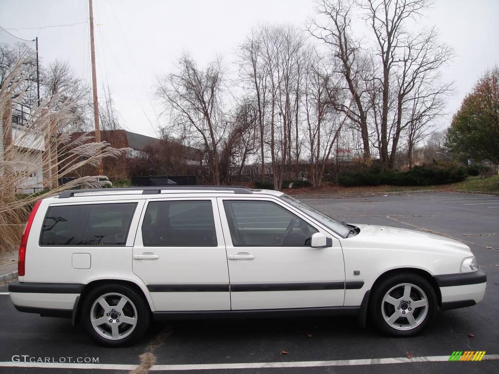 2000 V70 XC AWD - White / Light Taupe/Taupe photo #7