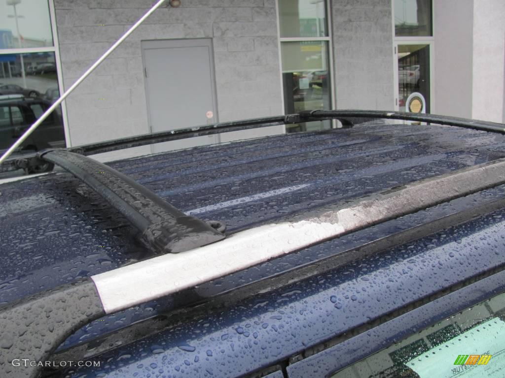 2001 Tracker LT Hardtop 4WD - Dark Blue Metallic / Medium Gray photo #9