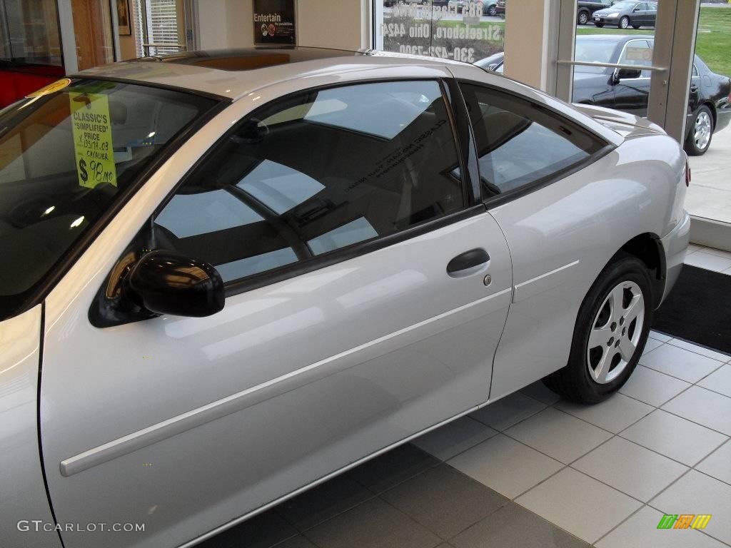 2003 Cavalier LS Coupe - Ultra Silver Metallic / Graphite Gray photo #8