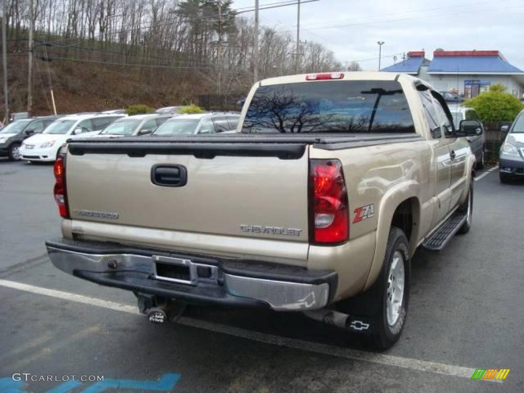 2005 Silverado 1500 Z71 Extended Cab 4x4 - Sandstone Metallic / Dark Charcoal photo #4