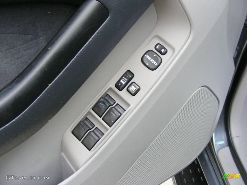 2005 4Runner SR5 - Galactic Gray Mica / Stone photo #41