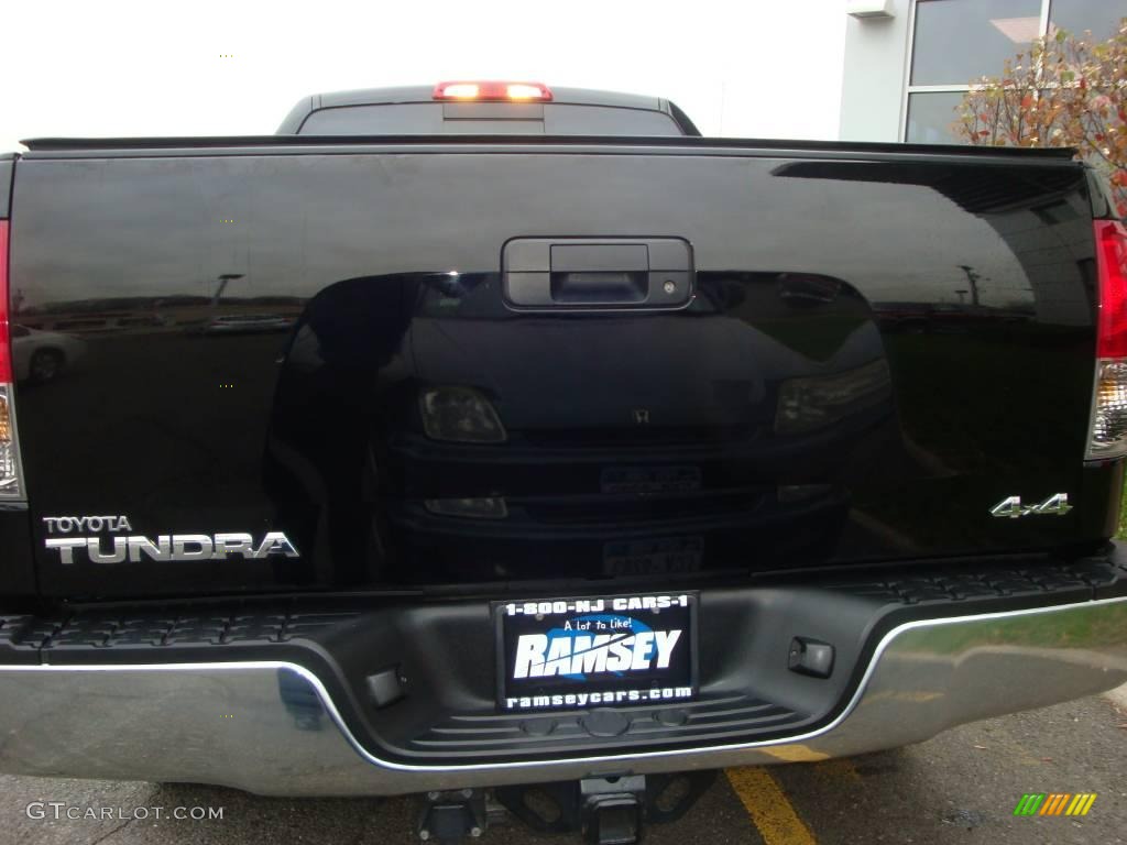 2007 Tundra SR5 Double Cab 4x4 - Black / Graphite Gray photo #21