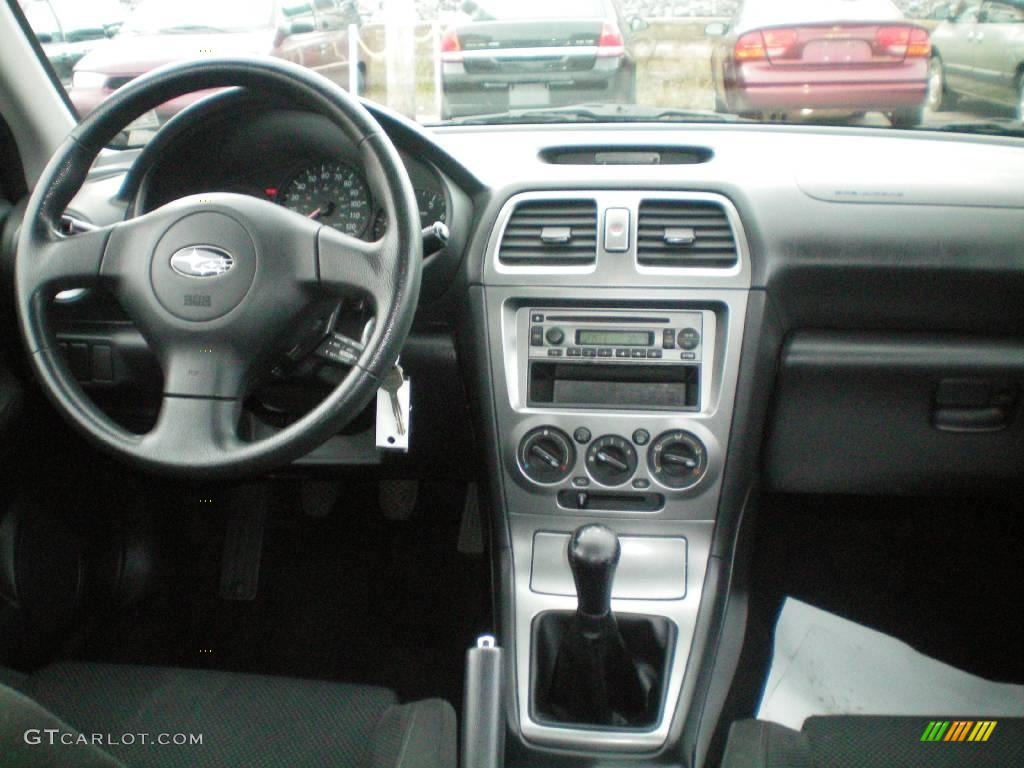 2005 Impreza 2.5 RS Sedan - Platinum Silver Metallic / Black photo #25
