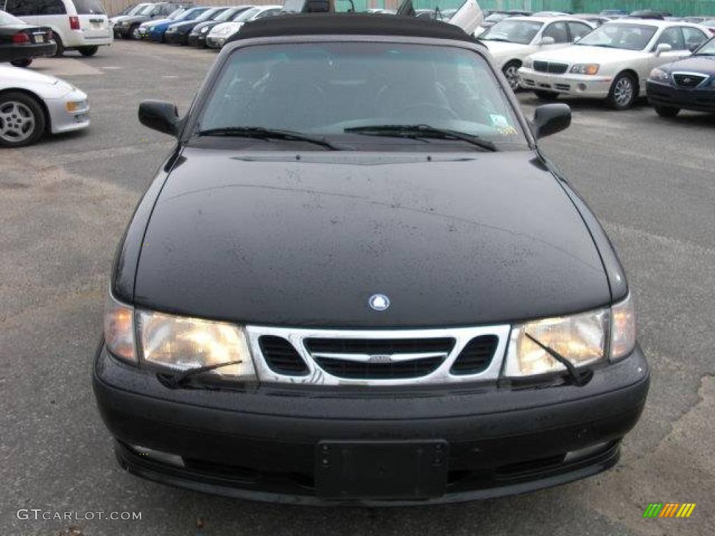 Black Saab 9-3