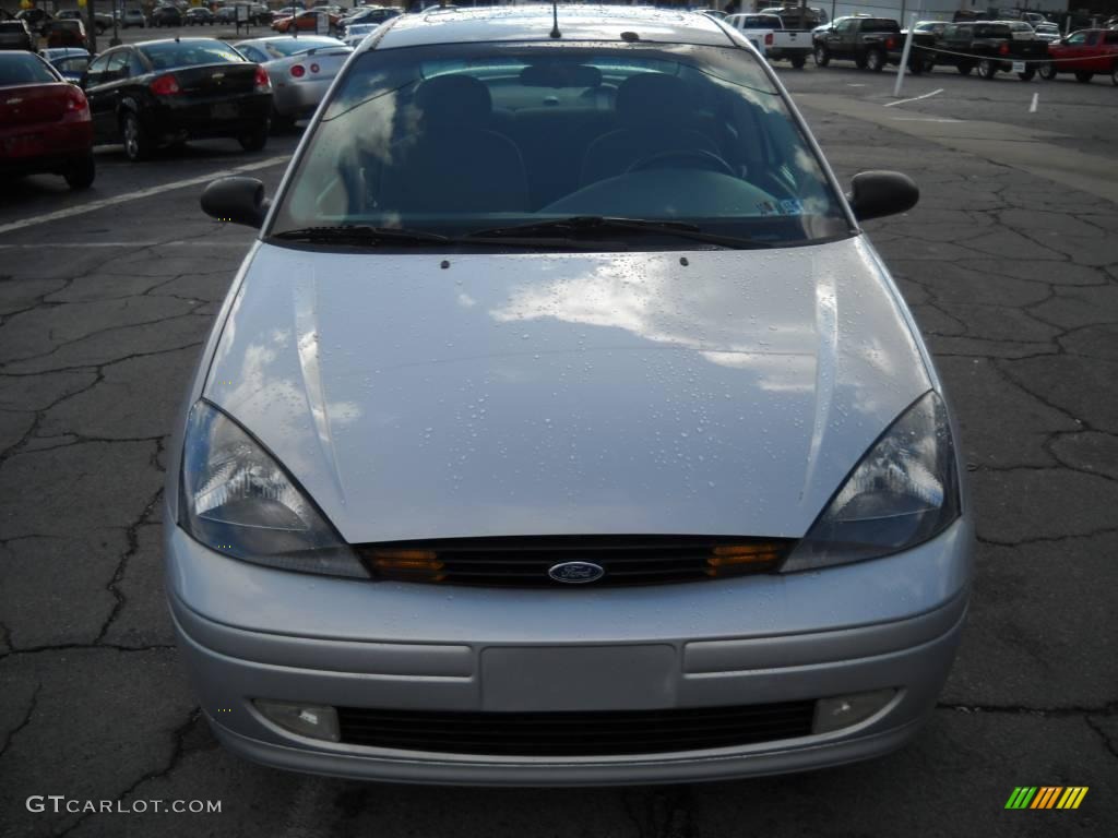 2003 Focus ZTS Sedan - CD Silver Metallic / Medium Graphite photo #18